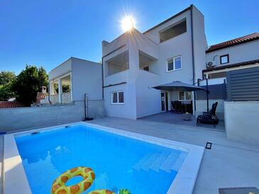 Appartamenti accanto al mare con piscina Silo, Veglia - Krk - 25337 Adriatic.hr