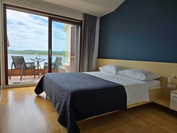 Apartamente lângă mare Turanj, Biograd - 25338