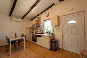 Vakantiehuis met parkeerplaats Loborika (Pula) - 25342