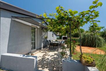 Vakantiehuis met parkeerplaats Loborika (Pula) - 25342