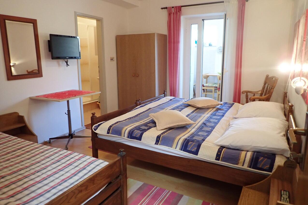 Egyszobás apartman Starigrad (Paklenica) (A-25345-b)
