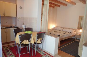 Apartments and rooms with parking space Starigrad (Paklenica) - 25345