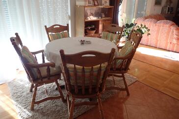 Apartments and rooms with parking space Starigrad, Paklenica - 25345