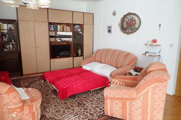 Apartments and rooms with parking space Starigrad (Paklenica) - 25345