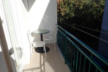 Apartments and rooms with parking space Starigrad (Paklenica) - 25345