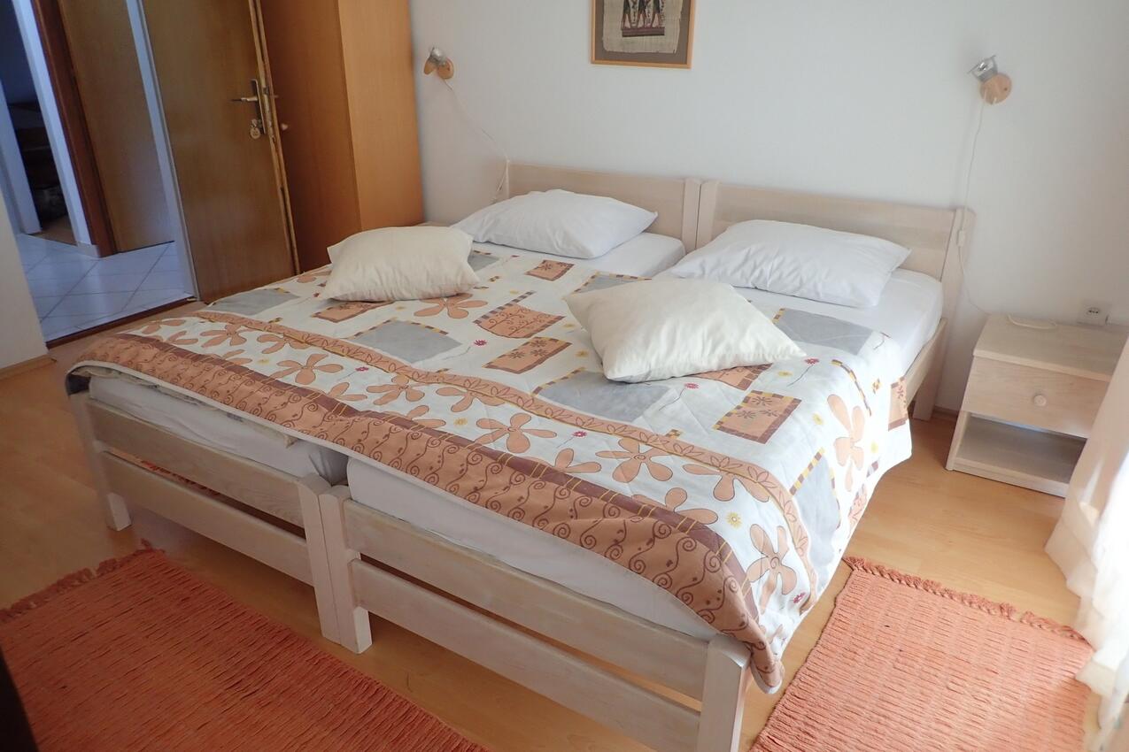 Szoba Starigrad (Paklenica) (S-25345-a)