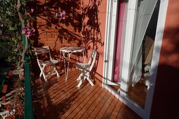 Apartments and rooms with parking space Starigrad (Paklenica) - 25345