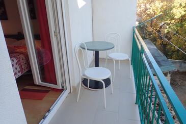 Apartments and rooms with parking space Starigrad (Paklenica) - 25345