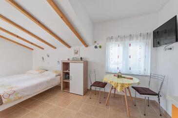 Ferienwohnungen mit Parkplatz Mali Losinj, Losinj - 25347