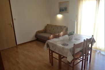 Apartmani s parkingom Starigrad (Paklenica) - 25353