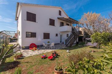 Ubytování Chorvatsko - apartmány, domy a pokoje Apartmány s parkovištěm Novigrad - 2536 Adriatic.hr