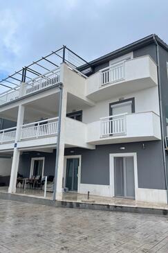 Apartments with parking space Stanići, Omiš - 25362 Adriatic.hr