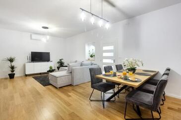 Leiligheter med parkering Trogir - 25365 Adriatic.hr