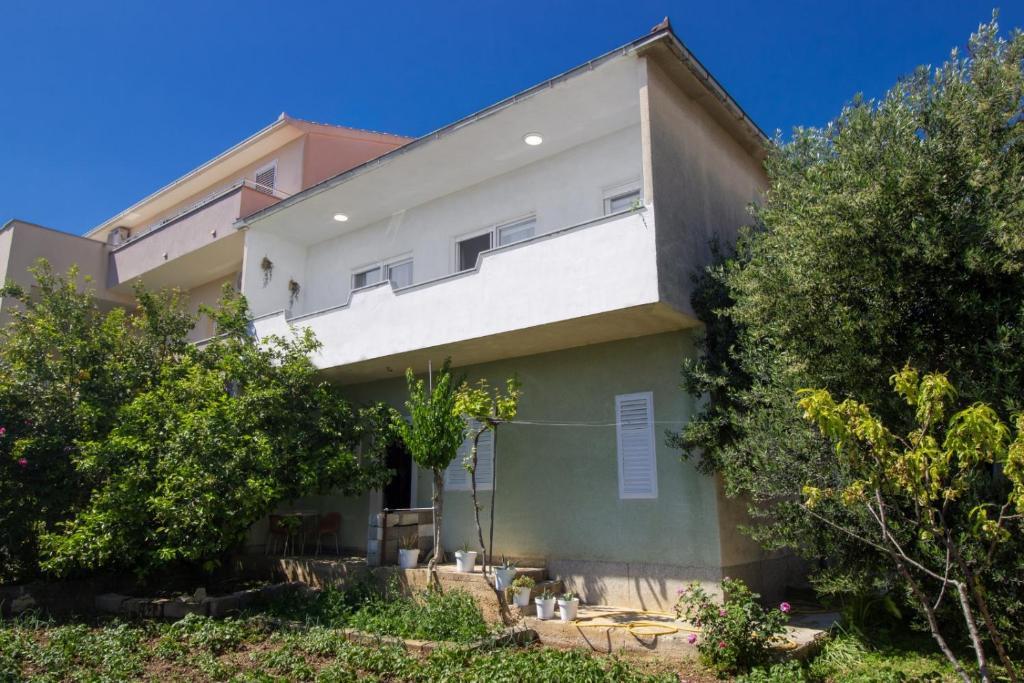 Apartmány s parkoviskom Trogir - 25365