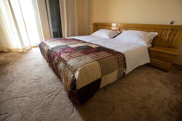 Ferienwohnungen mit Parkplatz Starigrad, Paklenica - 25376