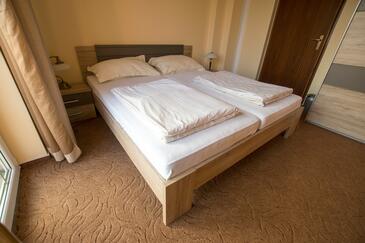 Ferienwohnungen mit Parkplatz Starigrad, Paklenica - 25376