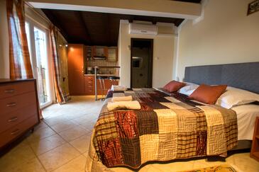 Apartamentos con parking Starigrad, Paklenica - 25376