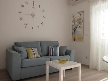 Apartamenty z parkingiem Kastel Luksic (Kastela) - 25382