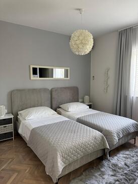 Lejlighedens parkeringsplads Kastel Luksic, Kastela - 25382