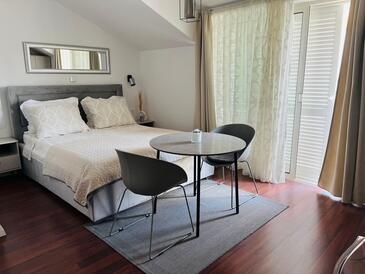 Appartements avec parking Kastel Luksic, Kastela - 25382