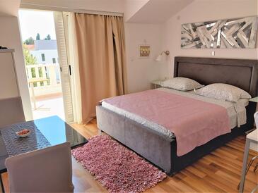 Appartements avec parking Kastel Luksic, Kastela - 25382