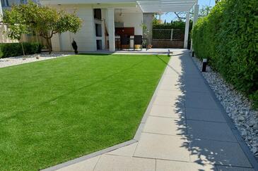 Lejlighedens parkeringsplads Kastel Luksic, Kastela - 25382