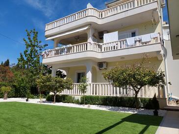 Apartmanok parkolóhellyel Kastel Luksic, Kastela - 25382 Adriatic.hr