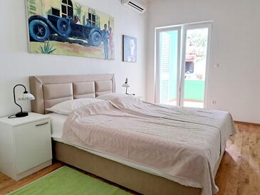 Apartmaji ob morju Makarska - 25386