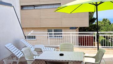 Apartments by the sea Makarska - 25386