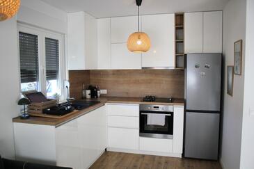 Appartamenti con parcheggio Macarsca - Makarska - 25390