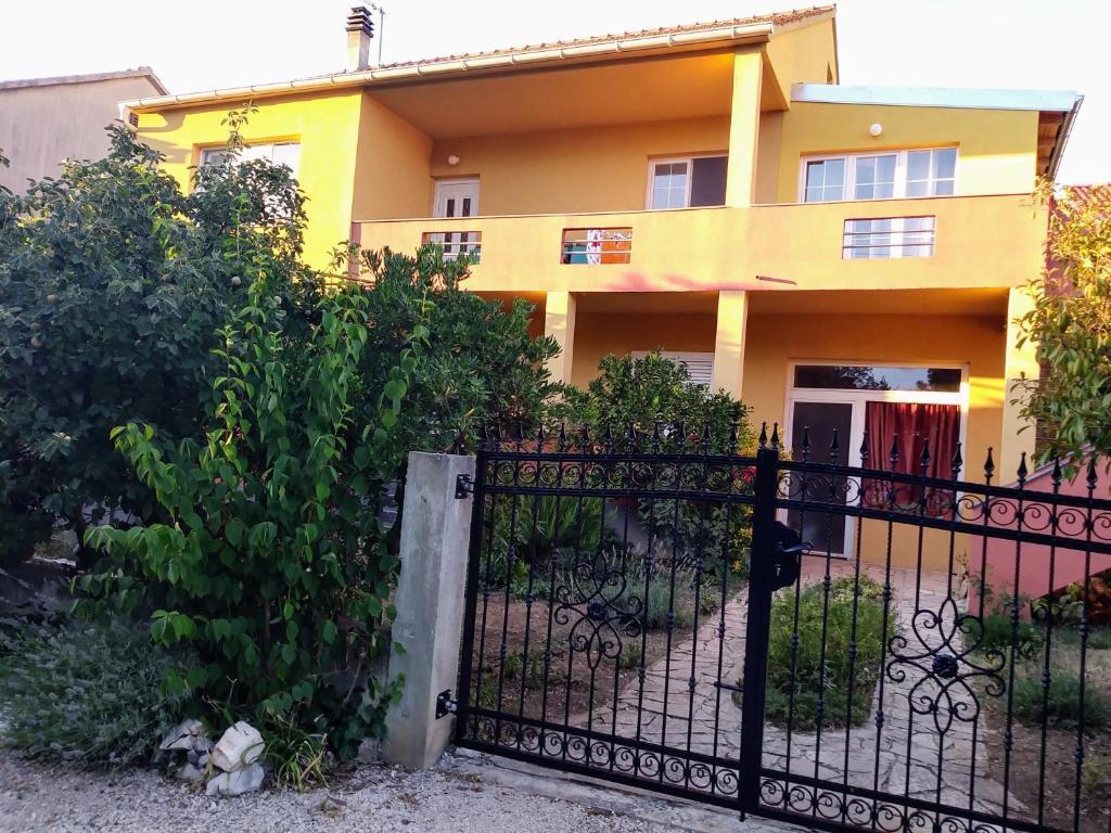 Lejlighedens parkeringsplads Biograd na Moru, Biograd - 25399