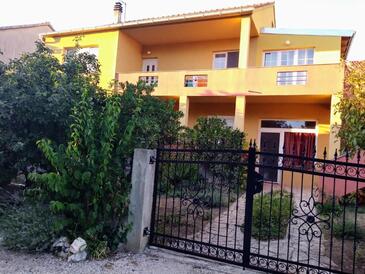 Ferienwohnungen Mit Parkplatz Biograd Na Moru, Biograd - 25399 - Biograd na Moru