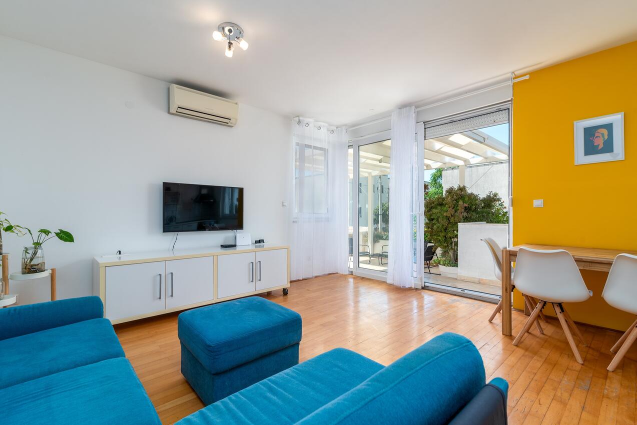 Apartamento para dos personas Trogir (A-25406-a)