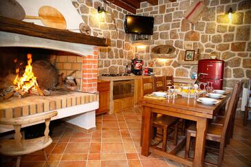 Semesterhus med parkering Starigrad, Paklenica - 25410