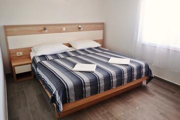 Ferienwohnungen mit Parkplatz Seline, Paklenica - 25430