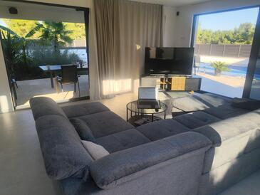 Четырёхкомнатный дом Рогач - Rogač, Шолта - Šolta (K-25444(