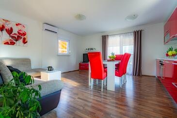 Familiehus med pool Gornje Raštane, Biograd - 25451