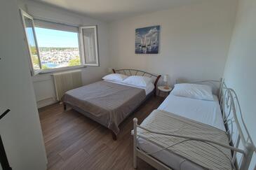 Apartmani uz more Biograd na Moru - 25467