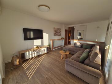 Apartmani uz more Biograd na Moru - 25467