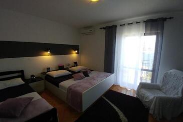 Apartments by the sea Okrug Donji, Čiovo - 25470