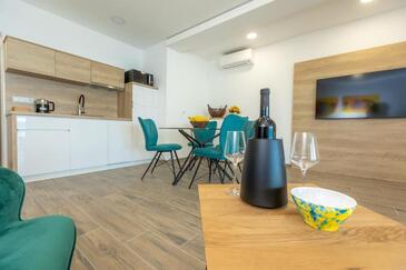 Apartamentos junto al mar con piscina Sveti Filip i Jakov, Biograd - 25471