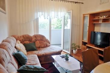 Appartementen voor gezinnen met kinderen Starigrad, Paklenica - 25484