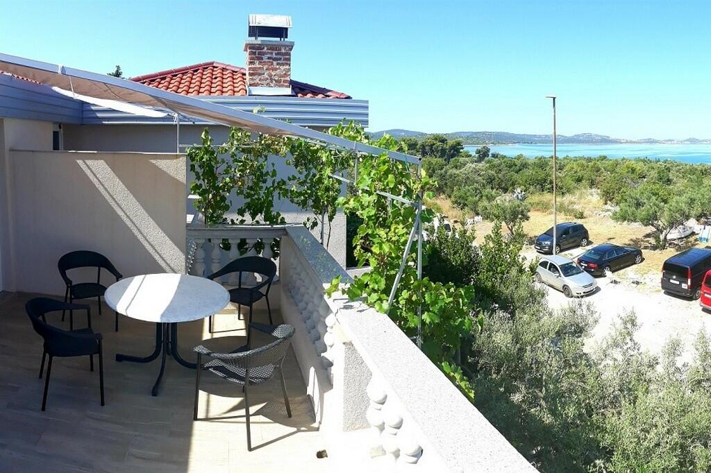 Četverosobni apartman Pirovac (Šibenik) (A-25497-a)