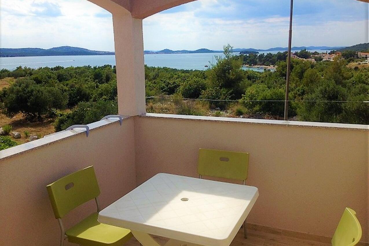 Jednosobni apartman Pirovac (Šibenik) (A-25497-b)