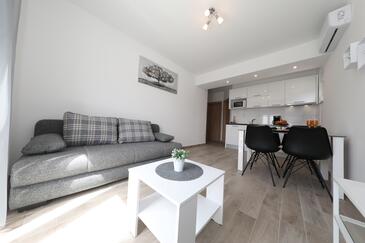 Apartmanok medencével Seline (Paklenica) - 25503