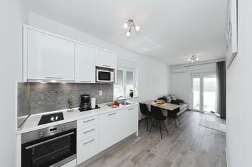 Apartmanok medencével Seline (Paklenica) - 25503