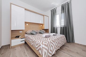 Apartmanok medencével Seline (Paklenica) - 25503
