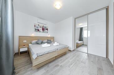 Apartmanok medencével Seline (Paklenica) - 25503