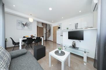 Apartmanok medencével Seline (Paklenica) - 25503