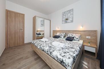 Apartmanok medencével Seline (Paklenica) - 25503